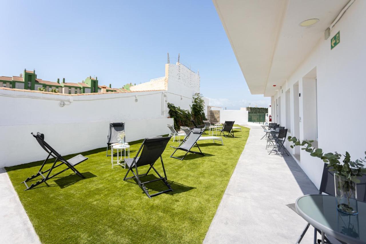 Apartamentos La Pelusa Málaga Esterno foto
