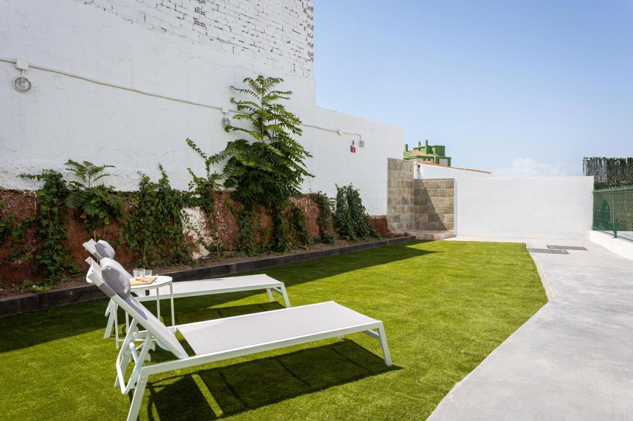 Apartamentos La Pelusa Málaga Esterno foto
