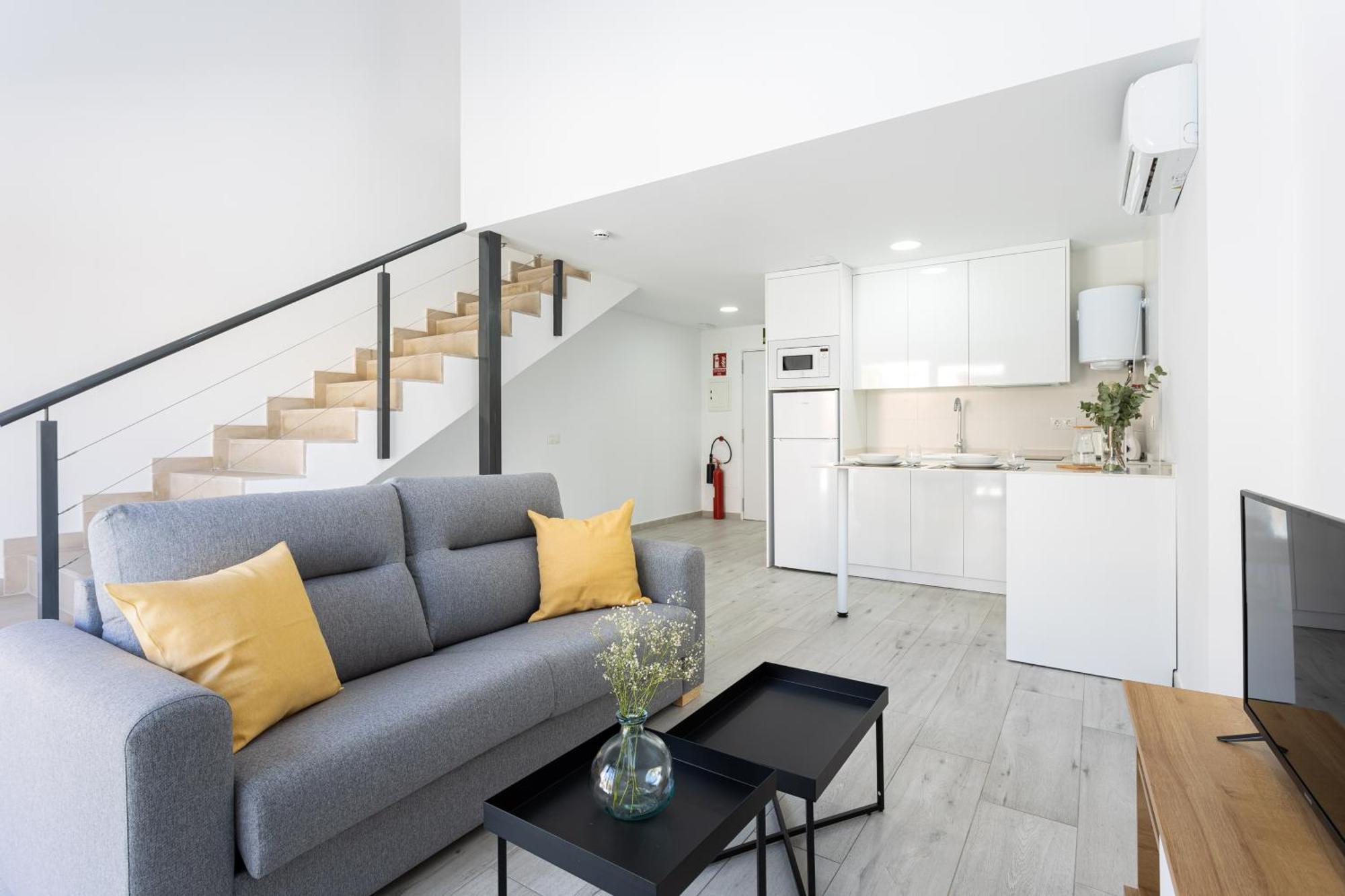 Apartamentos La Pelusa Málaga Esterno foto